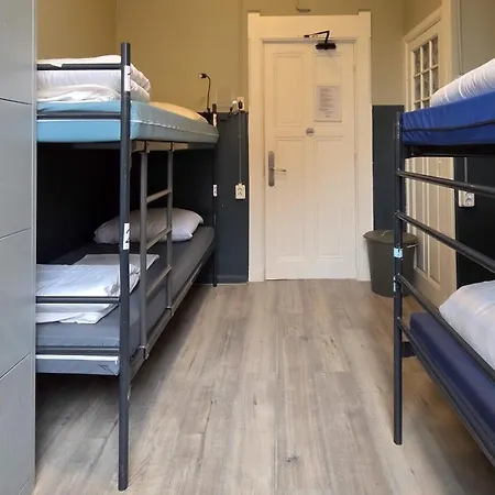 Cosmos Hostal