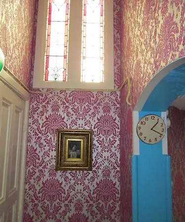 Cosmos Hostel *