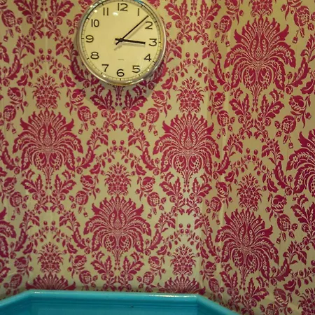 Cosmos Hostel *