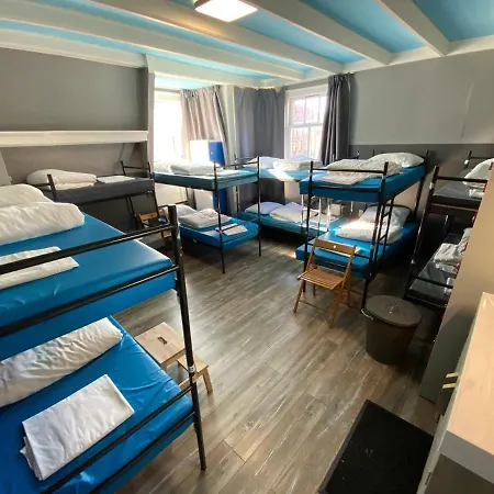 Cosmos Hostel *