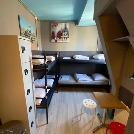 Hostel Cosmos *