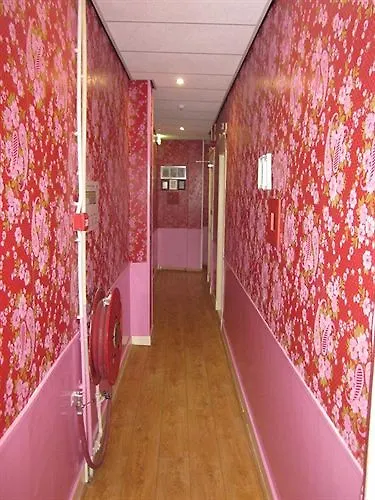 شباب كوزموس