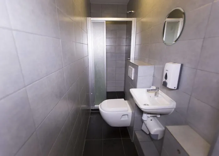 شباب كوزموس بيت شباب