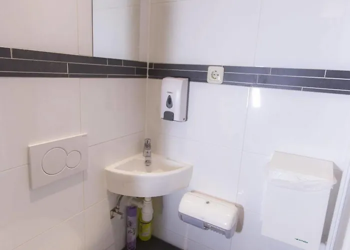 شباب كوزموس * أمستردام