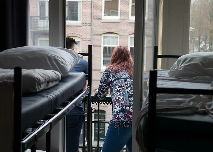 شباب كوزموس