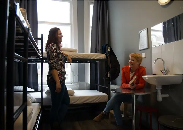 شباب كوزموس