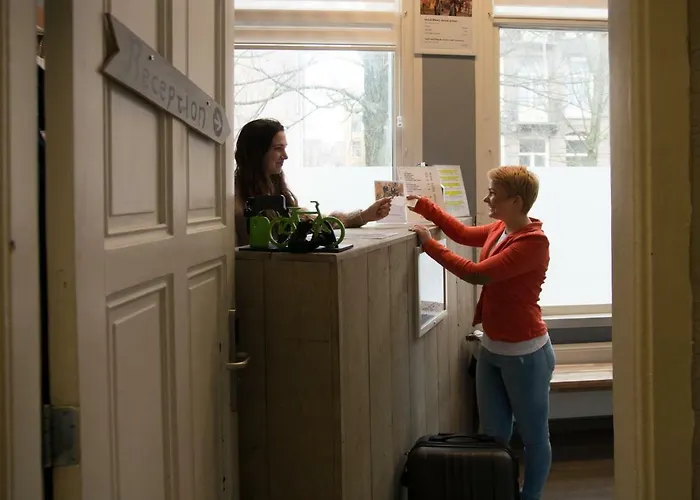 شباب كوزموس بيت شباب