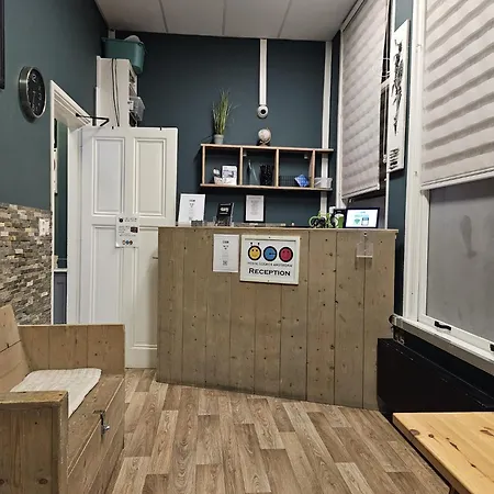 بيت شباب شباب كوزموس